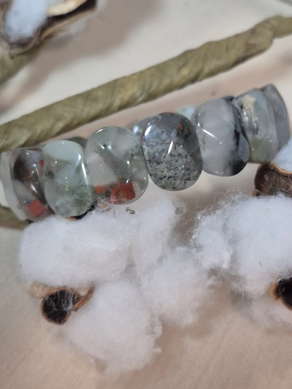🩶🩶NEW🩶🩶 PRETTY!! Faceted Natural Stone MOSS AGATE Stretch Bracelet